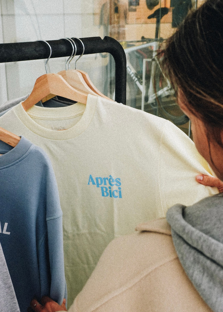 Apres Bici T-shirt - Beige with baby blue