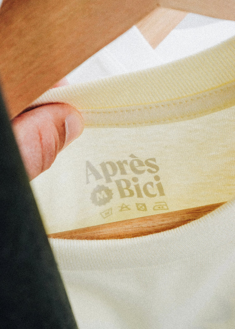 Apres Bici T-shirt - Beige with baby blue